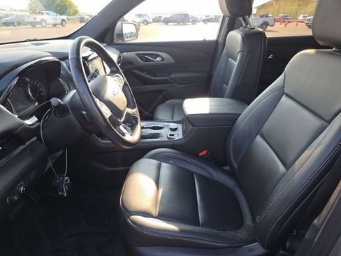Used 2023 Chevrolet Traverse LT w/ LT Premium Package AWD/4WD image 21