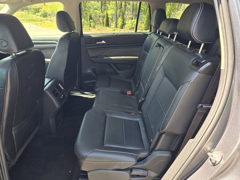 Used 2021 Volkswagen Atlas SE image 11