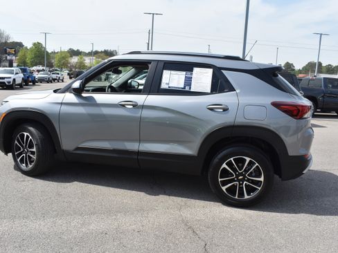 Used 2025 Chevrolet TrailBlazer LT image 6