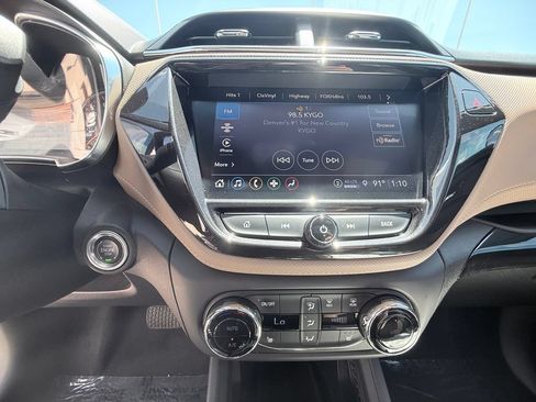 Used 2021 Chevrolet TrailBlazer ACTIV w/ Sun and Liftgate Package FWD image 12