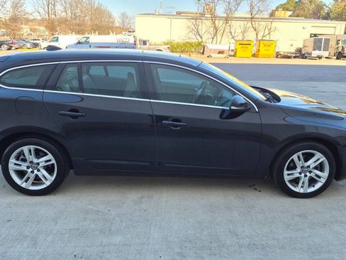 Used 2015 Volvo V60 T5 Premier image 8