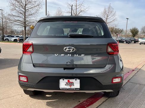 Used 2025 Hyundai Venue SEL image 7