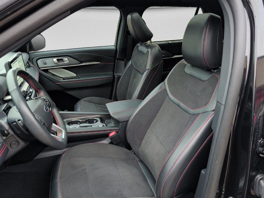 Used 2025 Ford Explorer ST AWD/4WD image 17
