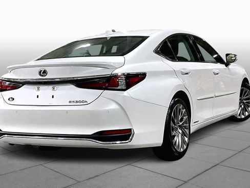 Used 2022 Lexus ES 300h w/ Accessory Package 2 image 12