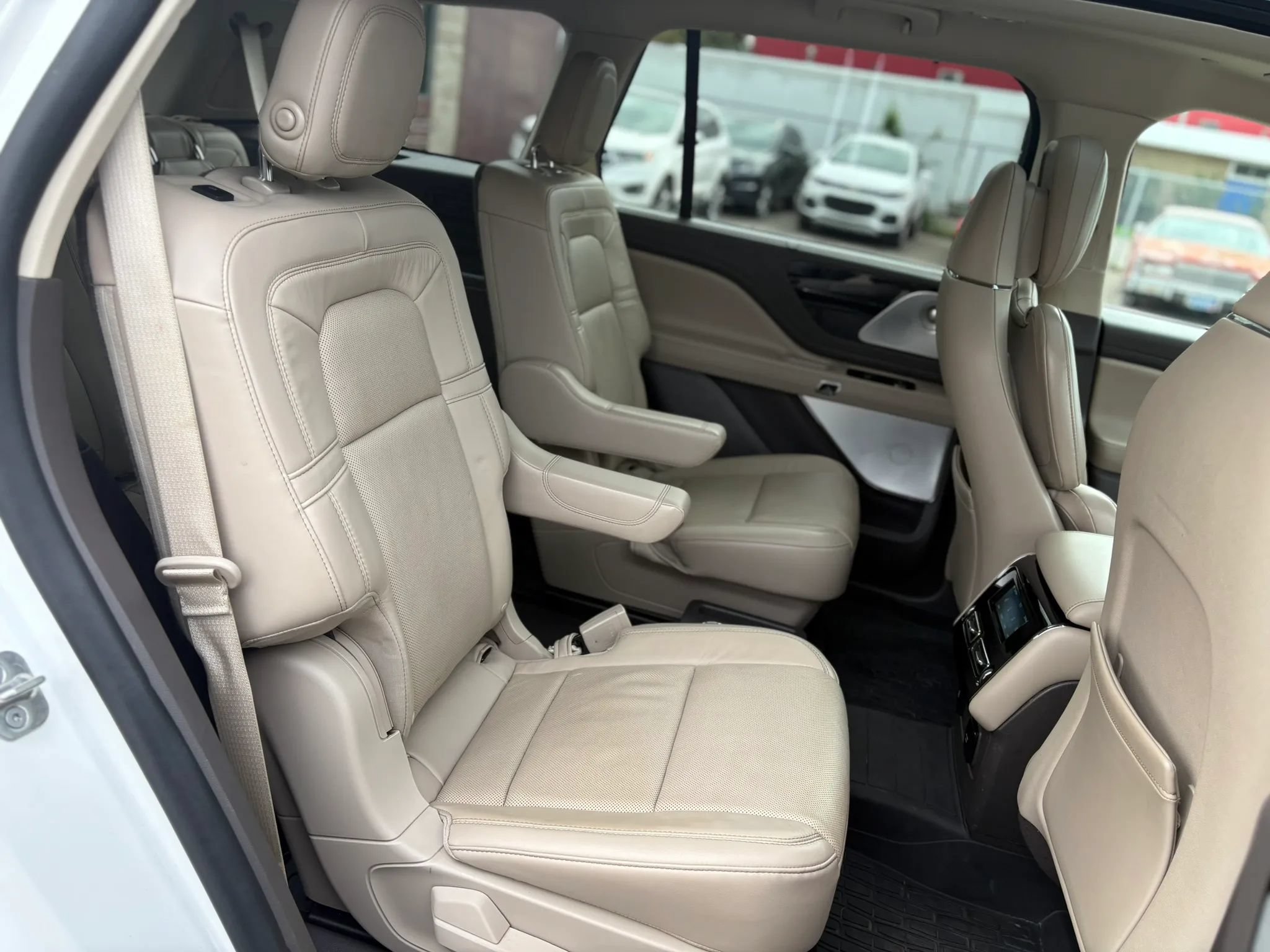 Used 2020 Lincoln Aviator Reserve w/ Equipment Group 202A AWD/4WD image 13