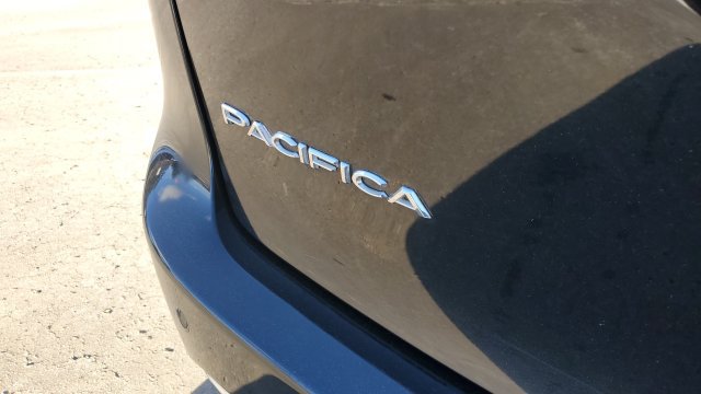 Used 2024 Chrysler Pacifica Touring-L FWD image 29