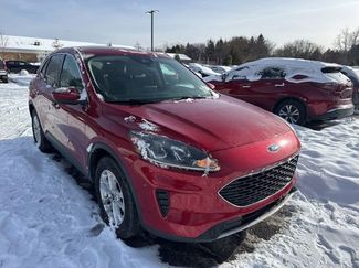 Used 2020 Ford Escape SE video 1