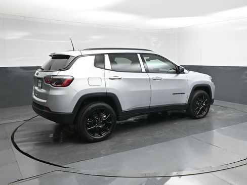 New 2026 Jeep Compass Latitude image 15