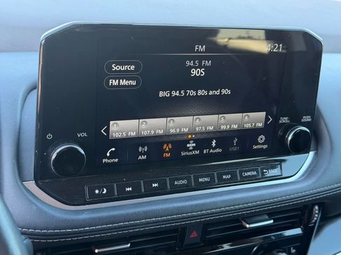 Used 2023 Nissan Rogue SL w/ SL Premium Package FWD image 9