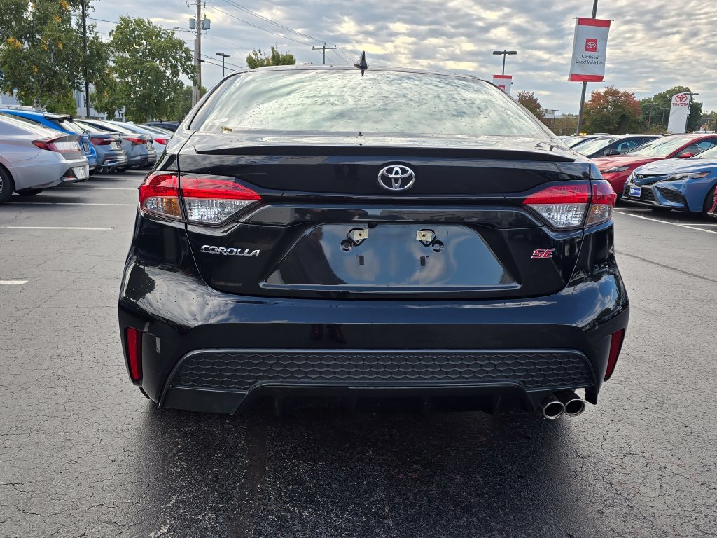 Used 2022 Toyota Corolla SE w/ SE Premium Package FWD image 6