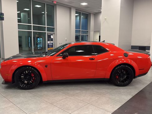 Used 2023 Dodge Challenger SRT Hellcat RWD image 2