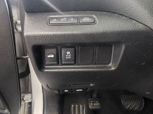 Used 2016 Nissan Altima 2.5 SV w/ Convenience Package FWD image 19
