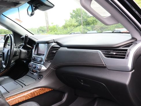 Used 2019 Chevrolet Tahoe Premier AWD/4WD image 9