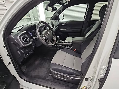 Used 2023 Toyota Tacoma TRD Off-Road image 11
