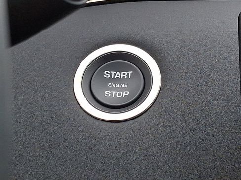 Used 2025 Land Rover Range Rover Evoque Dynamic SE image 23