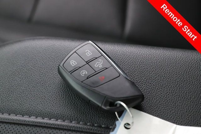 Used 2022 GMC Sierra 1500 SLT AWD/4WD image 3