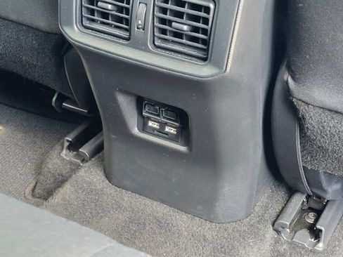 Used 2021 Toyota RAV4 XLE FWD image 19