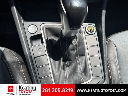 Used 2025 Volkswagen Jetta SE FWD image 17