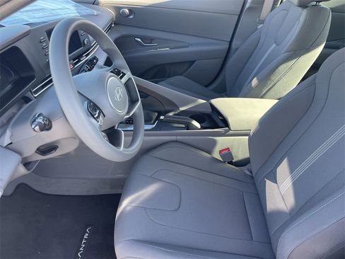 New 2026 Hyundai Elantra SE image 18