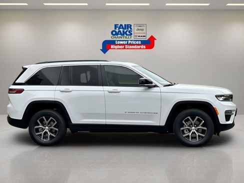 New 2025 Jeep Grand Cherokee Limited w/ Luxury Tech Group II image 6