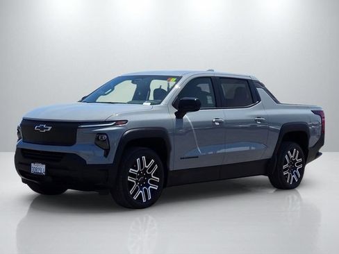 Used 2026 Chevrolet Silverado EV W/T w/ LPO, Custom Package AWD/4WD image 8