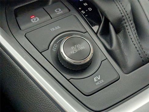 Used 2024 Toyota RAV4 LE AWD/4WD image 24