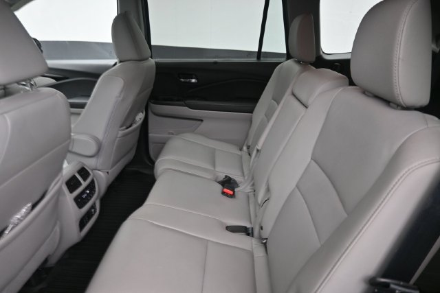 Used 2019 Honda Pilot Touring image 19