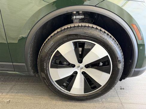 Certified 2025 Porsche Macan Electric image 13