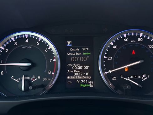 Used 2017 Toyota Highlander Limited FWD image 16