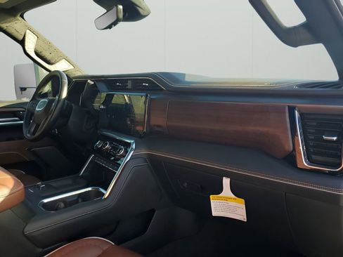 Used 2025 GMC Sierra 2500 Denali Ultimate w/ Max Trailering Package image 14