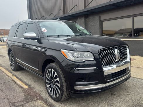 Used 2024 Lincoln Navigator Black Label image 3