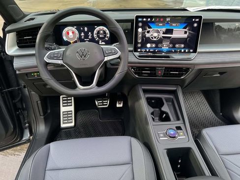 New 2026 Volkswagen Tiguan SE R-Line image 24