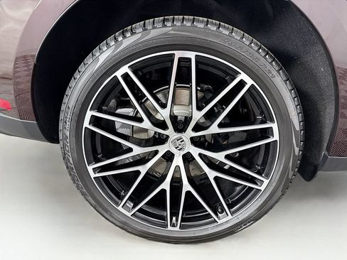 Certified 2026 Porsche Macan AWD/4WD image 34