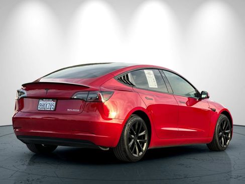 Used 2023 Tesla Model 3 Standard Range image 4