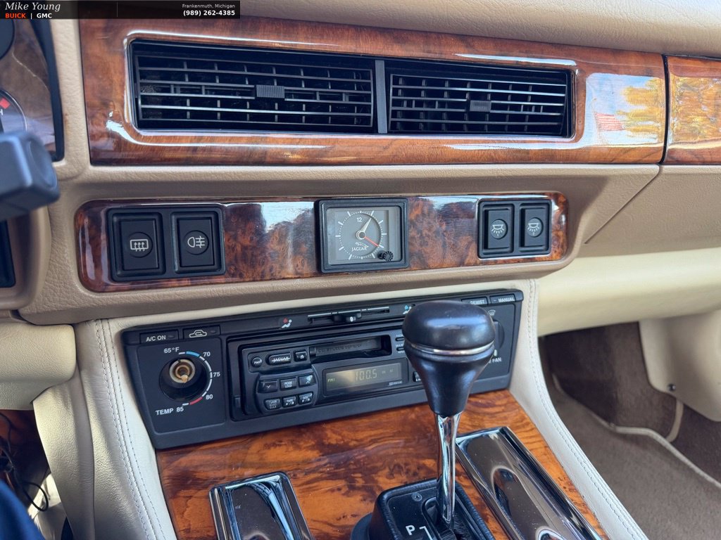 Used 1995 Jaguar XJS 4.0 Convertible RWD image 18
