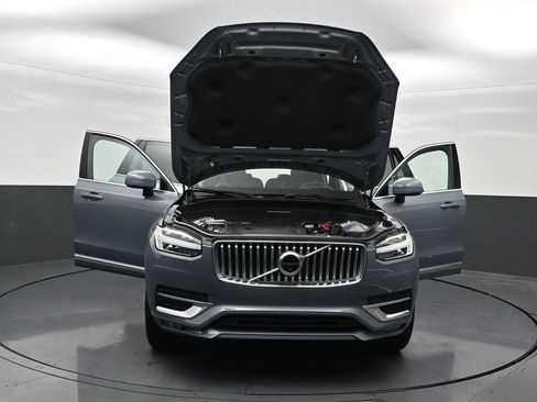 Certified 2023 Volvo XC90 B6 Ultimate AWD/4WD image 37