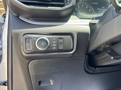 Used 2022 Ford Explorer XLT w/ Equipment Group 202A AWD/4WD image 30