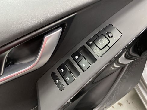Used 2023 Kia Niro EX FWD image 19