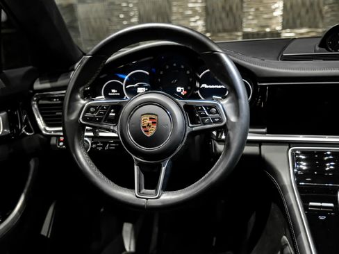Used 2018 Porsche Panamera 4 AWD/4WD image 17