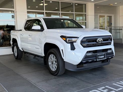 New 2026 Toyota Tacoma SR5 AWD/4WD image 6