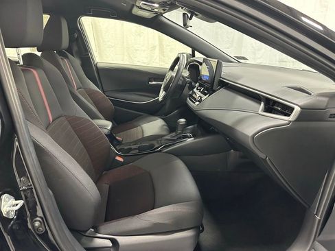 Used 2025 Toyota Corolla SE image 60