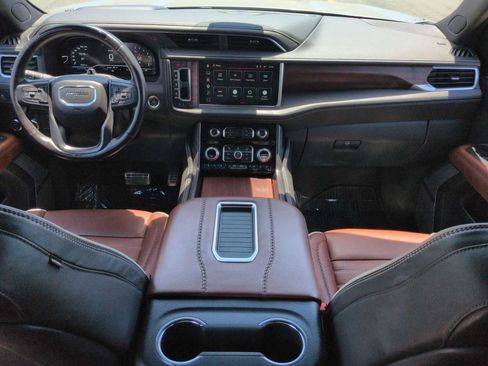 Used 2024 GMC Yukon Denali Ultimate AWD/4WD image 13
