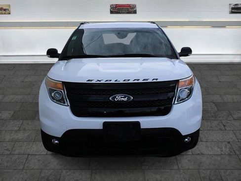 Used 2014 Ford Explorer XLT FWD image 2