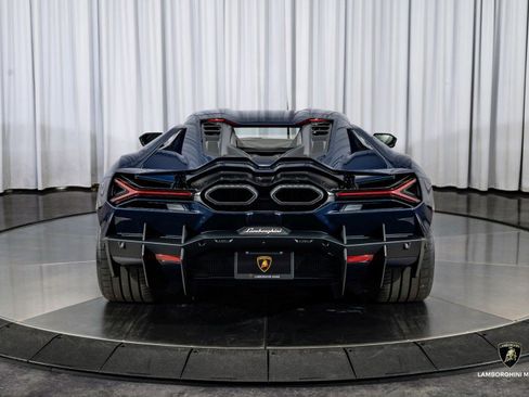 Used 2025 Lamborghini Revuelto image 20