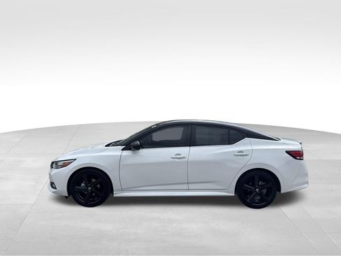 Used 2023 Nissan Sentra SR w/ Midnight Edition Package FWD image 3