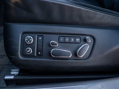 Used 2015 Bentley Flying Spur V8 image 96