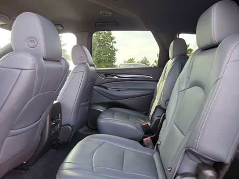 Used 2024 Buick Enclave Premium image 11