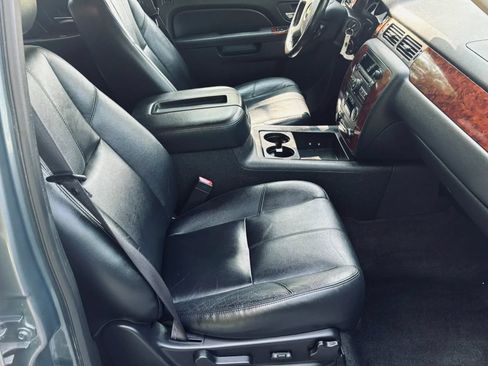 Used 2012 Chevrolet Avalanche LT w/ All-Star Edition AWD/4WD image 24