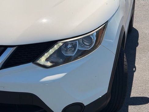 Used 2018 Nissan Rogue Sport S image 17