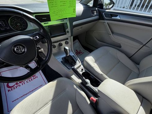 Used 2015 Volkswagen Golf S FWD image 16